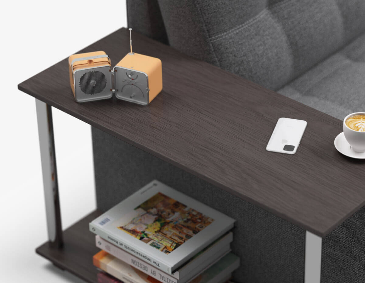 Удобный подлокотник - столик.