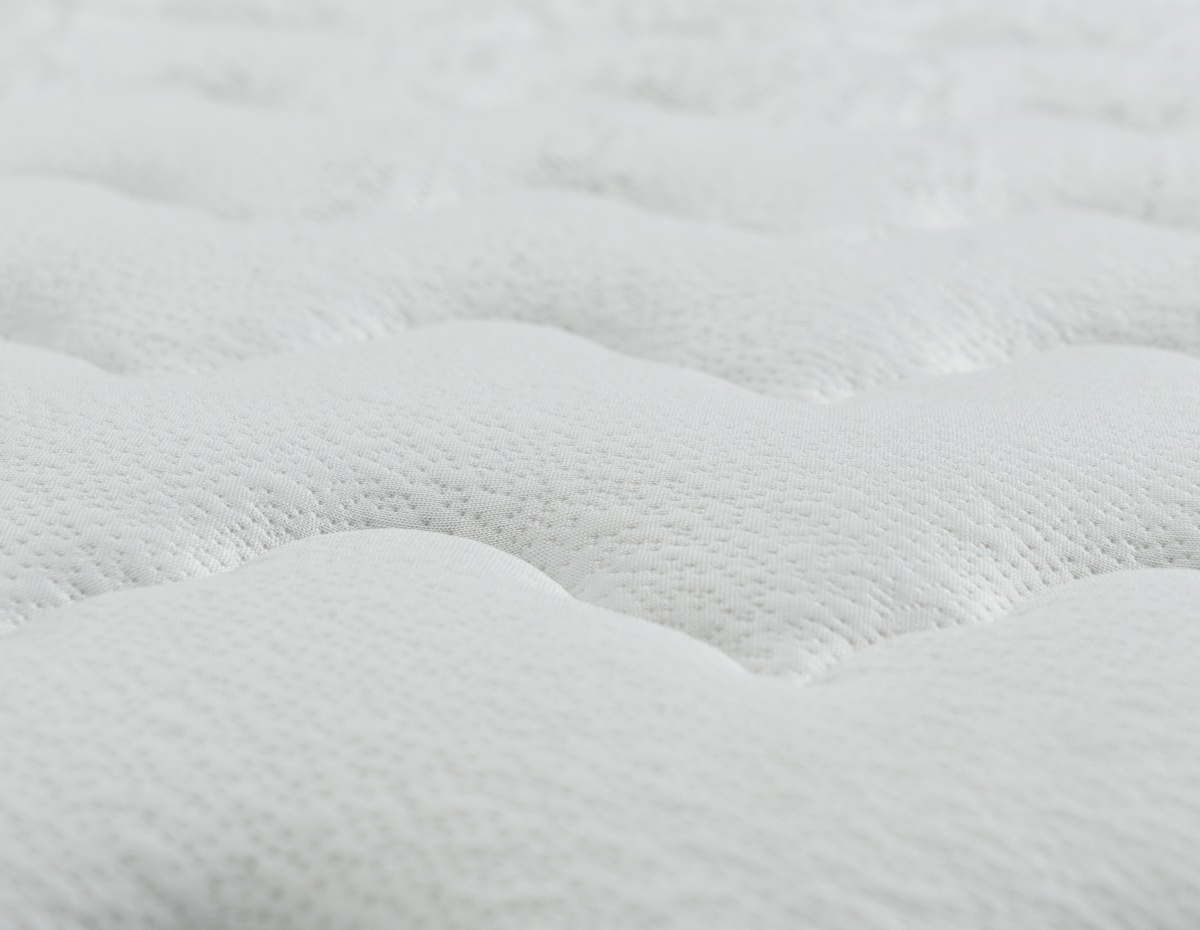 Трикотаж Silver - имеет антибактериальный эффект, это препятствует развитию микроорганизмов и сохраняет свежесть спального места.