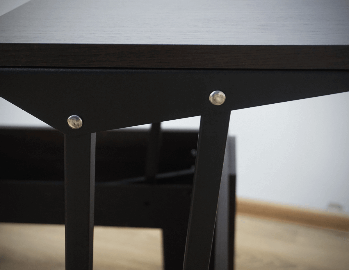 Качество: надежный механизм из стали. 