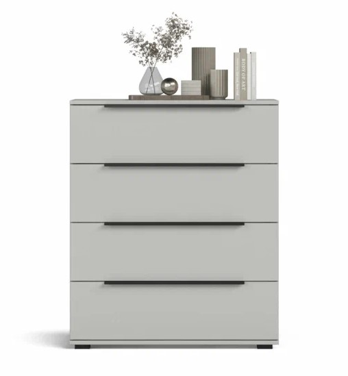 Черная длинная фурнитура - модные металлические ручки тренд 2025 года